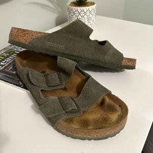 Birkenstock Arizona - Suede (Unisex) • Gently Used • Men’s size 12-12.5 US